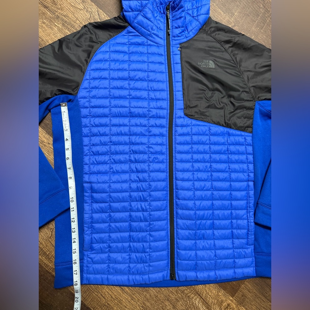 The North Face Thermoball Flash Hooded Jacket - Picture 3 of 9